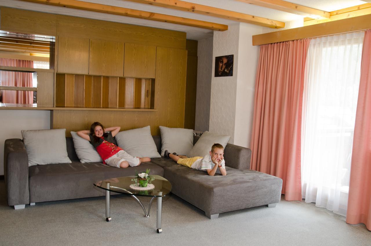 דירות זאמנאון Haus Che D'Mot מראה חיצוני תמונה